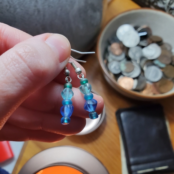 🐸$1🐸New Blue Dangle Earrings - Picture 1 of 1